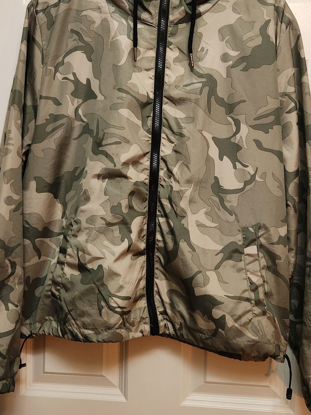 Women's, Camo. Zip-Up Jacket - Green Camouflage, Hoodie. Zip Front. XL.